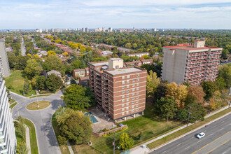 40 Chichester Pl in Toronto, ON - Building Photo - Building Photo