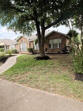 812 Twin Creek Dr in Desoto, TX - Building Photo - Building Photo