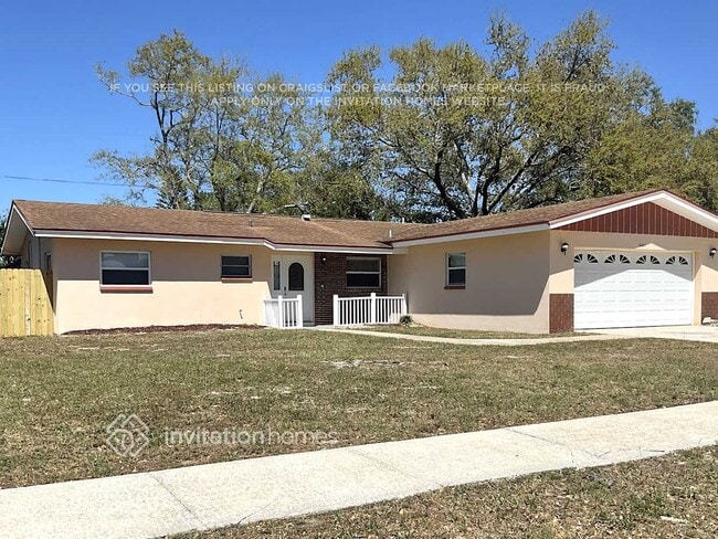 2225 14th Ave SW in Largo, FL - Foto de edificio - Building Photo