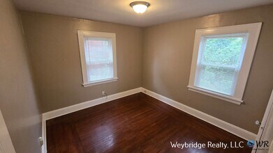 2106 Harrison Ave in Cincinnati, OH - Building Photo - Building Photo