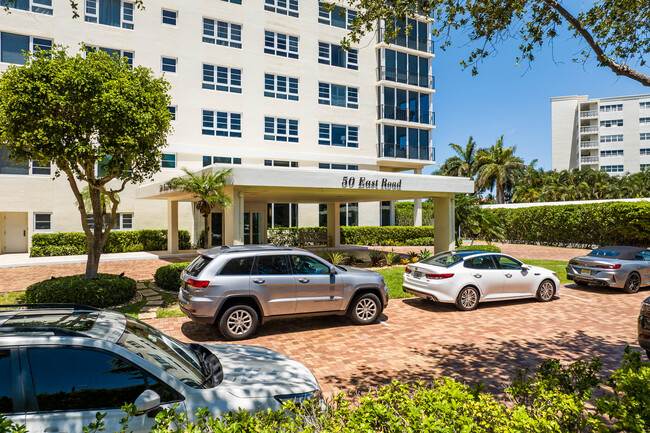 BARR TERRACE in Delray Beach, FL - Building Photo - Building Photo