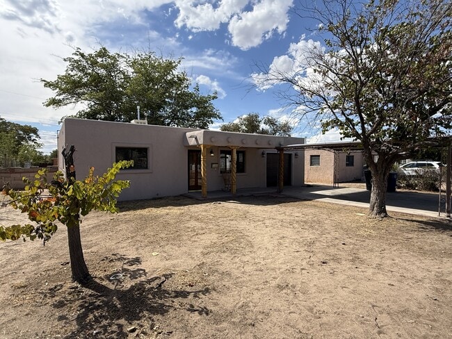 property at 2729 Bel Air Dr NE