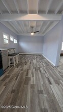 4 Ten Eyck Ave-Unit -1 in Albany, NY - Foto de edificio - Building Photo
