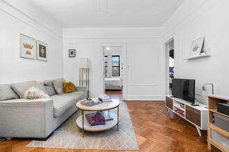 44 Saint Nicholas Ave in Brooklyn, NY - Building Photo - Interior Photo