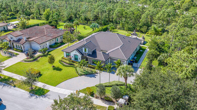 19240 SE Hidden Bridge Ct in Jupiter, FL - Building Photo - Building Photo