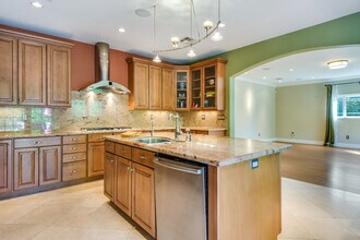 2006 Manhattan Beach Blvd in Redondo Beach, CA - Building Photo - Building Photo