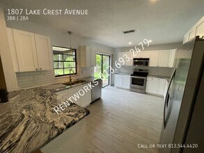 1807 Lakecrest Ave in Brandon, FL - Building Photo - Building Photo