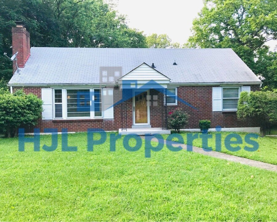 126 Cottage Ln in Nashville, TN - Building Photo