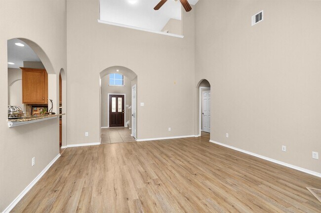 property at 115 N Hawkhurst Cir