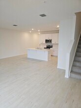 621 Salisbury Cir in Fort Pierce, FL - Foto de edificio - Building Photo