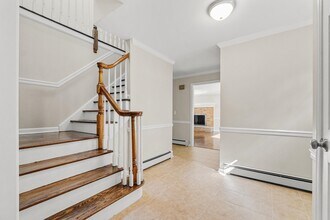 215 Oak Ave in Wyckoff, NJ - Building Photo - Building Photo
