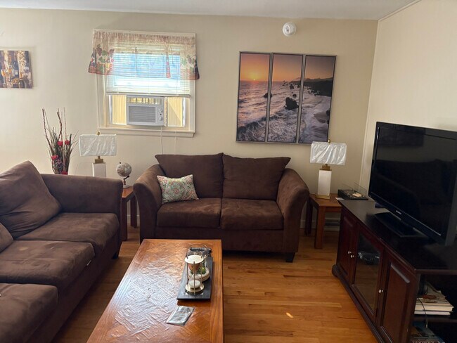 107 Robert Dr in Syracuse, NY - Foto de edificio - Building Photo