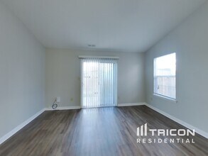 1039 Central Park Blvd S in Greenwood, IN - Building Photo - Building Photo