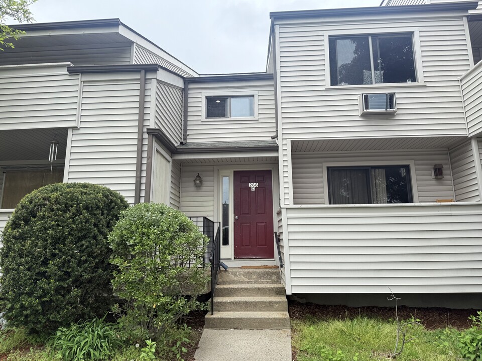 252 Harlem Ave in Bridgeport, CT - Building Photo