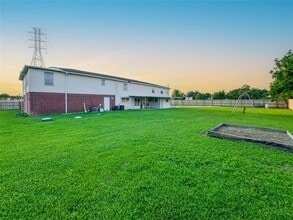 3709 Joe Dr in Pearland, TX - Foto de edificio - Building Photo