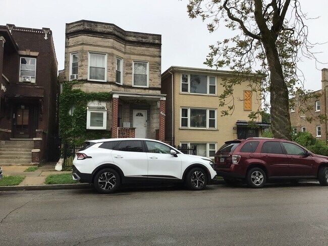property at 7154 S St Lawrence Ave