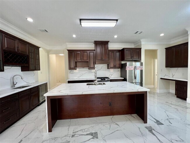 2507 Shadowdale Dr in Houston, TX - Building Photo - Building Photo