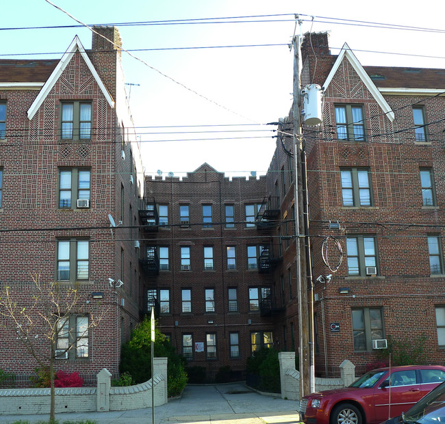 945 E 94th St in Brooklyn, NY - Building Photo - Building Photo