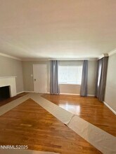 320 W Plumb Ln in Reno, NV - Building Photo - Building Photo