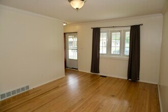 433 W Otis Ave in Hazel Park, MI - Building Photo - Building Photo