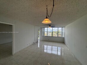 2761 Taft St in Hollywood, FL - Building Photo - Building Photo