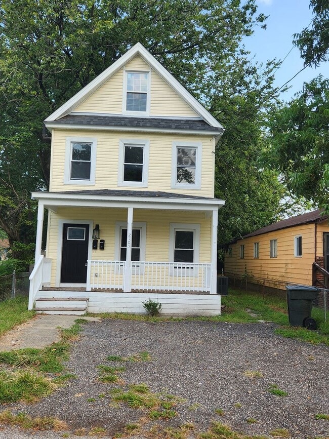 property at 2105 Laguard Dr