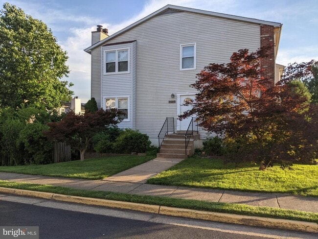 3036 White Birch Ct in Fairfax, VA - Building Photo - Building Photo