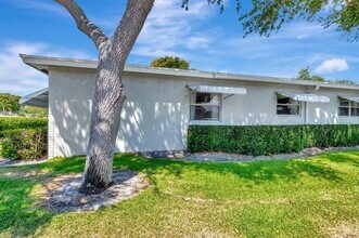 2305 Lowson Blvd in Delray Beach, FL - Building Photo - Building Photo