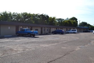 Colorado Apartments in Victoria, TX - Building Photo - Building Photo