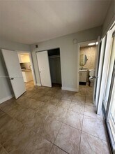 1208 Salzedo St-Unit -02 in Coral Gables, FL - Building Photo - Building Photo