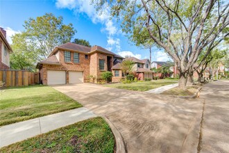 2906 Calendar Lake Dr in Missouri City, TX - Building Photo - Building Photo