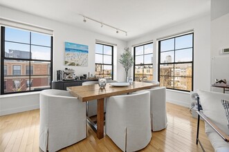 519 Harrison Ave in Boston, MA - Foto de edificio - Building Photo
