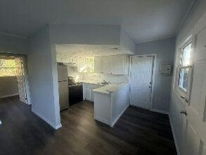 1250 Lakeview Dr in DeLand, FL - Building Photo - Building Photo