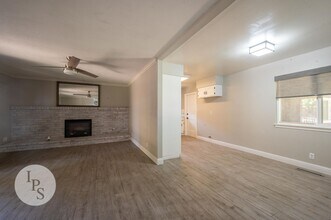 6536 N Woodrow Ave in Fresno, CA - Building Photo - Building Photo