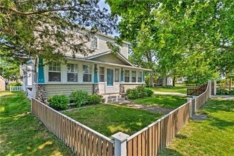 129 Dighton Ave in Portsmouth, RI - Building Photo - Building Photo