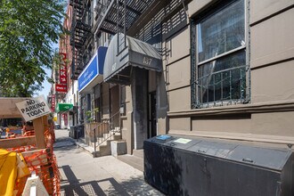 137-139 W 83rd St in New York, NY - Building Photo - Building Photo