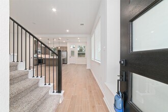 135 W Coralburst Lp in Montgomery, TX - Building Photo - Building Photo