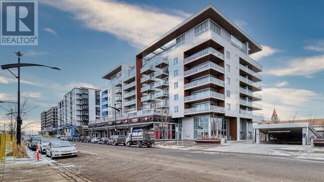 8445-8445 Broadcast Ave SW in Calgary, AB - Building Photo - Building Photo