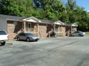 Deaton Apartments in Erwin, TN - Building Photo - Building Photo