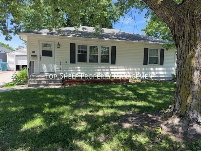 property at 514 SW Cherry St