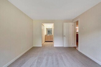 12601 SE 41st Pl in Bellevue, WA - Building Photo - Building Photo