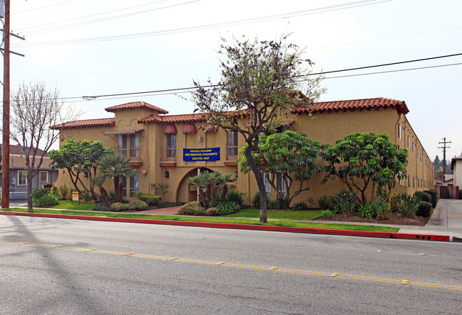 Rio de Janeiro Apartments in Bellflower, CA - Foto de edificio - Building Photo