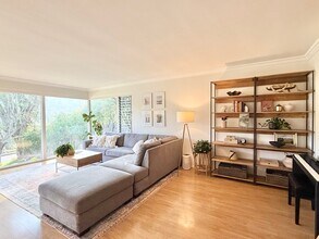 2729 Palos Verdes Dr N in Palos Verdes Estates, CA - Building Photo - Building Photo