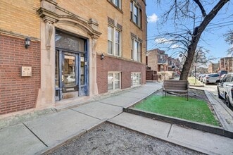 2307 W Walton St, Unit GW in Chicago, IL - Foto de edificio - Building Photo