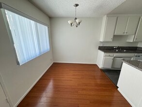 447 W Elk Ave, Unit 3 in Glendale, CA - Foto de edificio - Building Photo