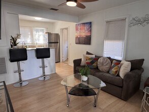 2512 W Rio Vista Ave in Tampa, FL - Building Photo - Building Photo