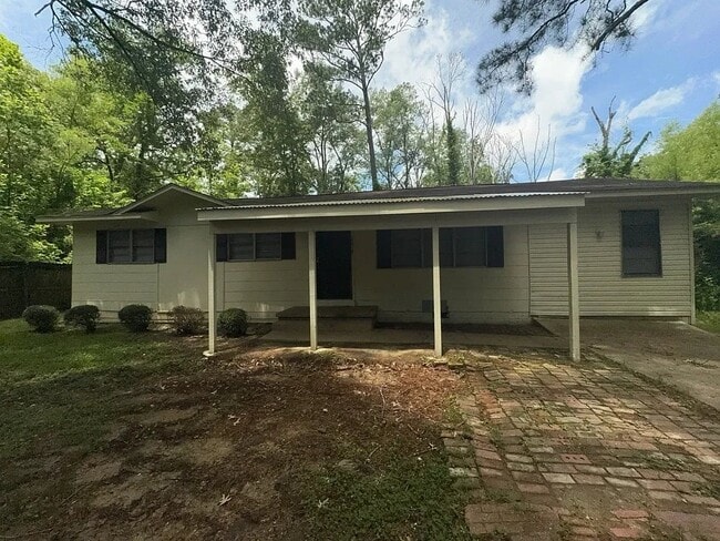 property at 2615 Hillside Dr