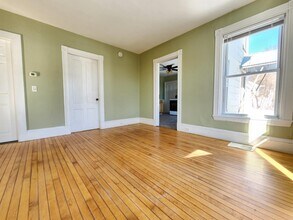 72 Pier St in Bangor, ME - Building Photo - Building Photo