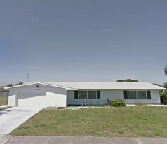 6232 Morning Ave in North Port, FL - Building Photo