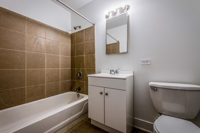 136 E 155th St Harvey, IL 60426 in Harvey, IL - Foto de edificio - Building Photo